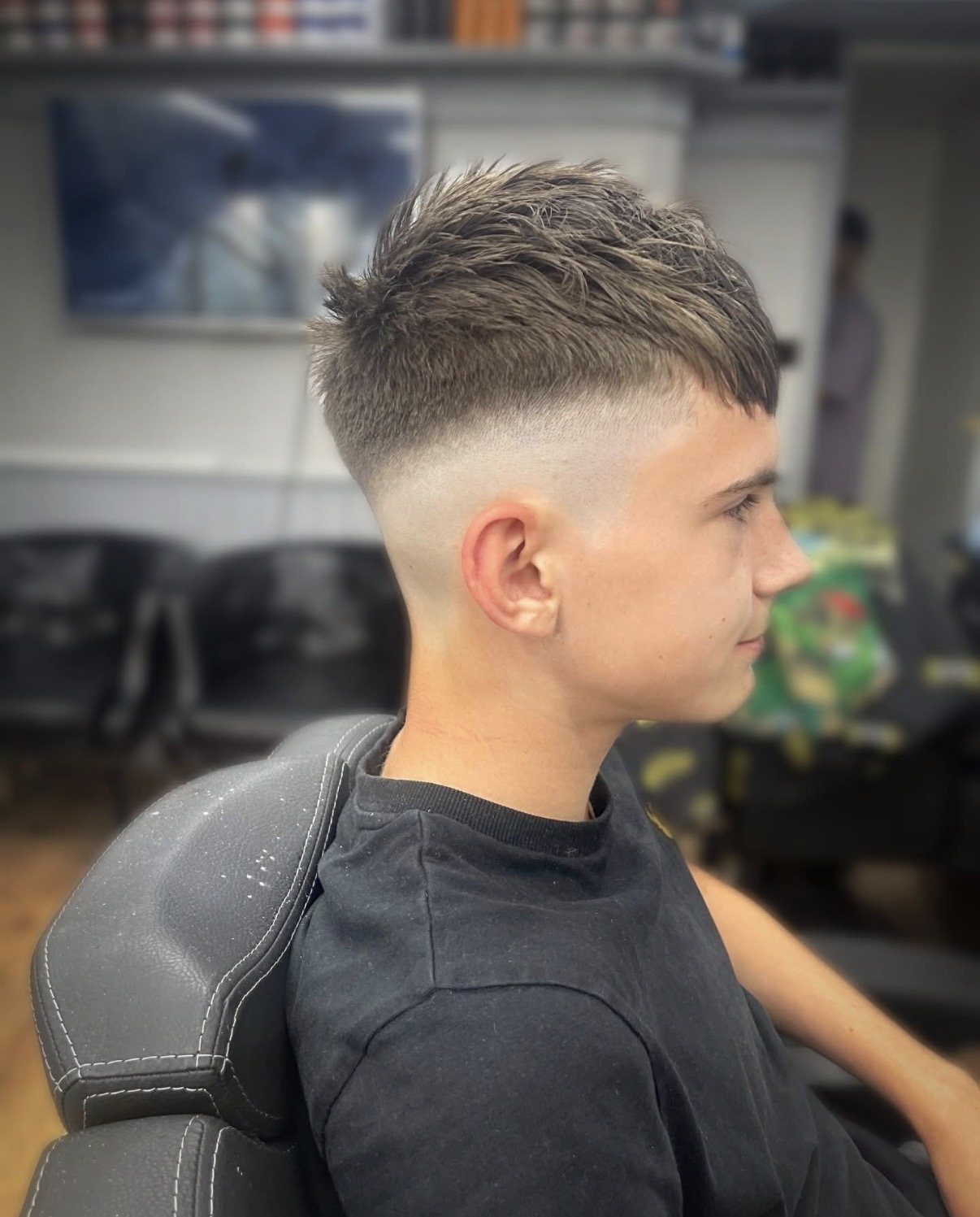 Textured crop with a mid skin fade
